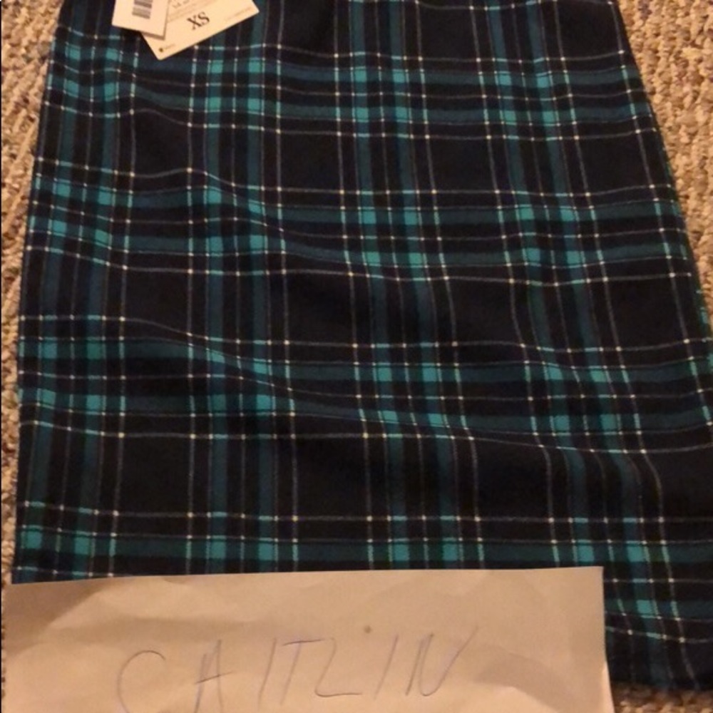 LuLaRoe XS blue/green plaid Cassie NWT